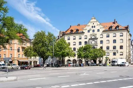 Oktoberfest Oasis For Up To 12 Appartamento *